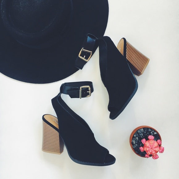 Last 1✨Kenzie Black Vegan Suede Ankle Strap Bootie - Picture 2 of 8